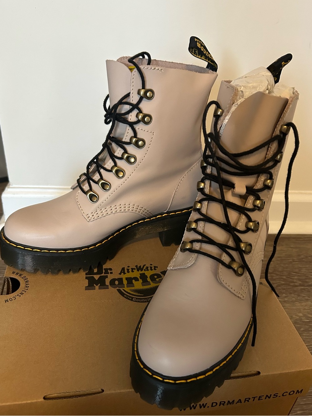 Dr. Martens Women’s Pale Pink / Mauve Lace-Up Boots